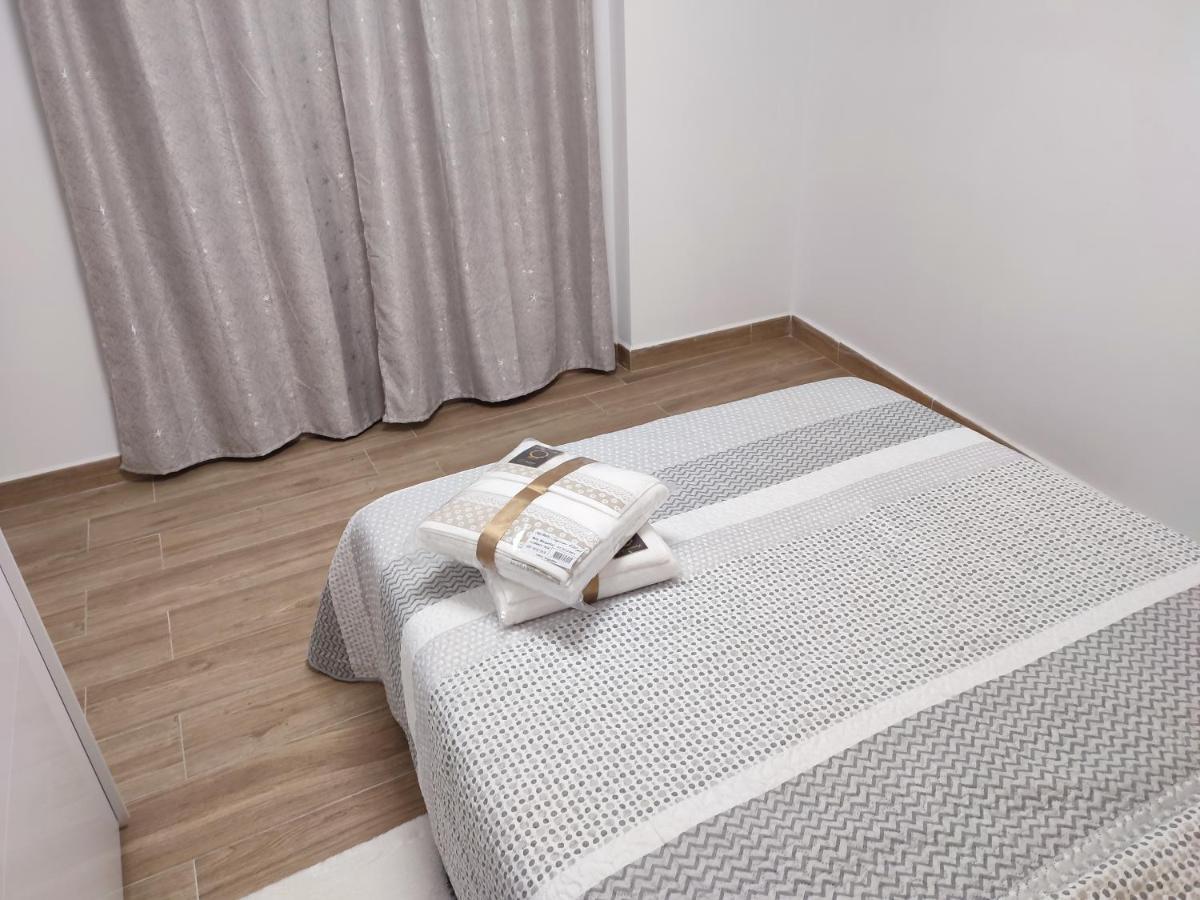 Baj - Apartamentos En Playa Bajondillo, Торемолинос Екстериор снимка