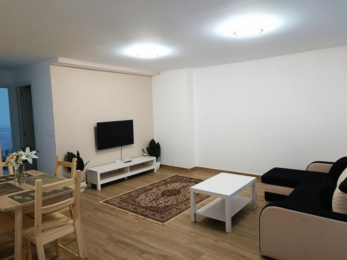 Baj - Apartamentos En Playa Bajondillo, Торемолинос Екстериор снимка